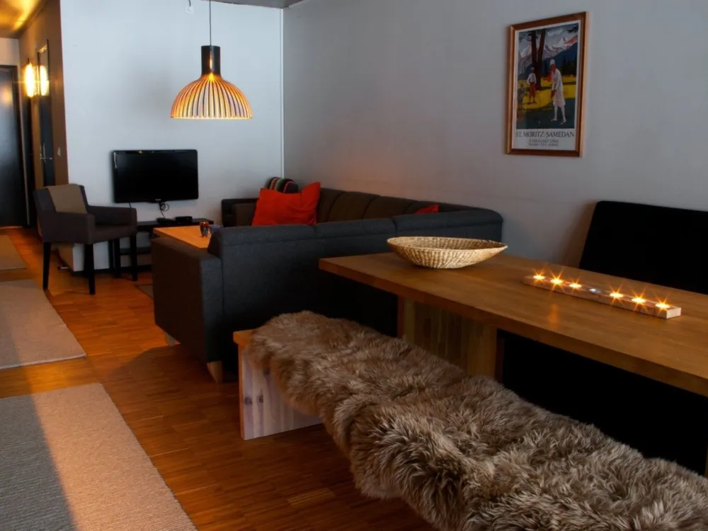 STUDIO H A105