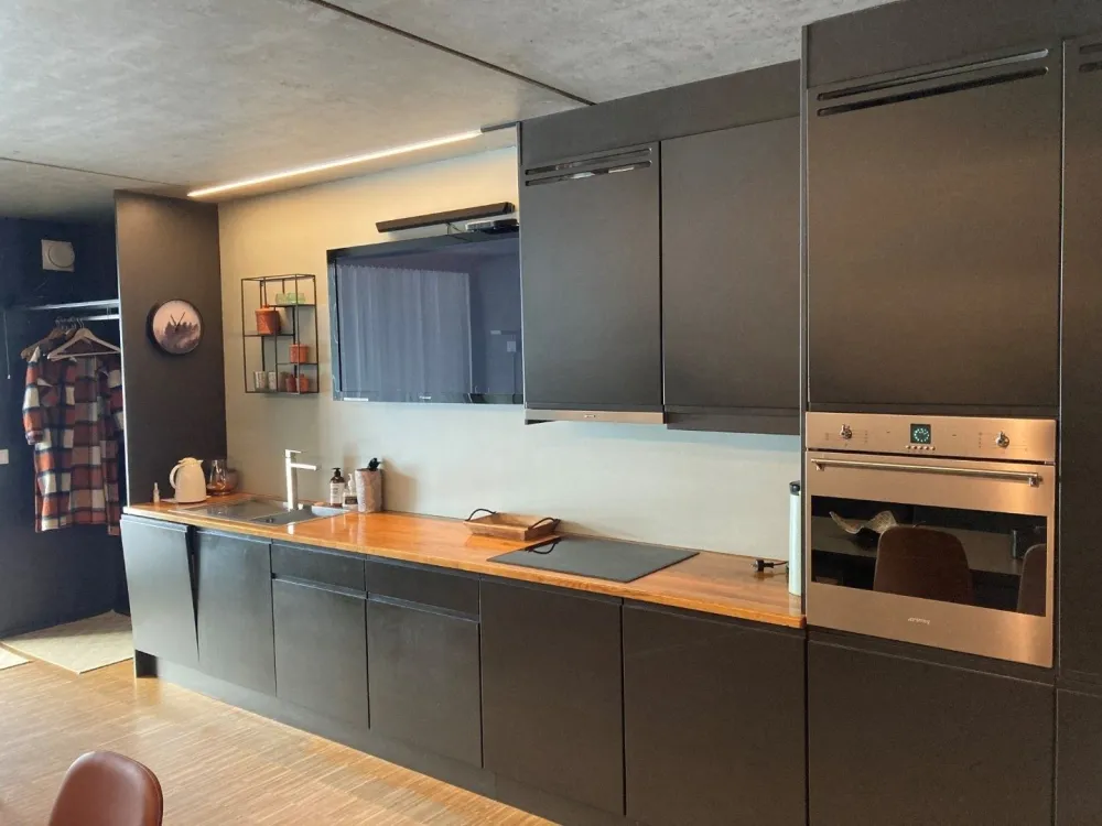 STUDIO H A302