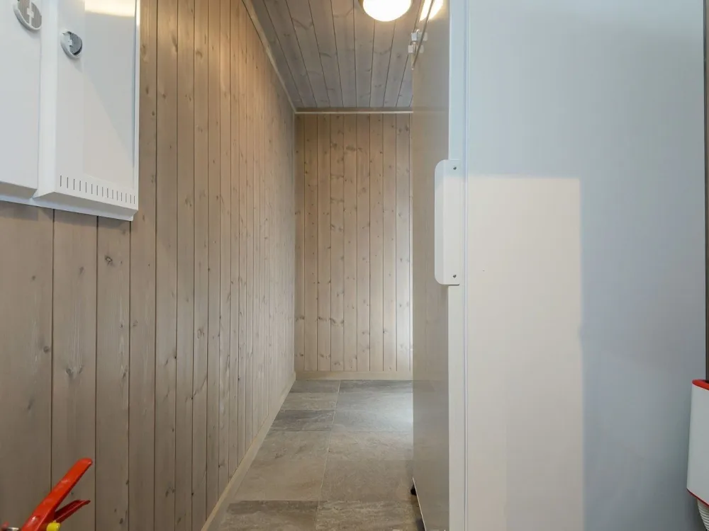 VARDEN FJELLANDSBY 212A