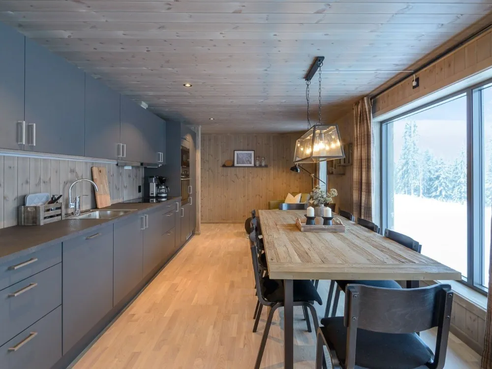 VARDEN FJELLANDSBY 232