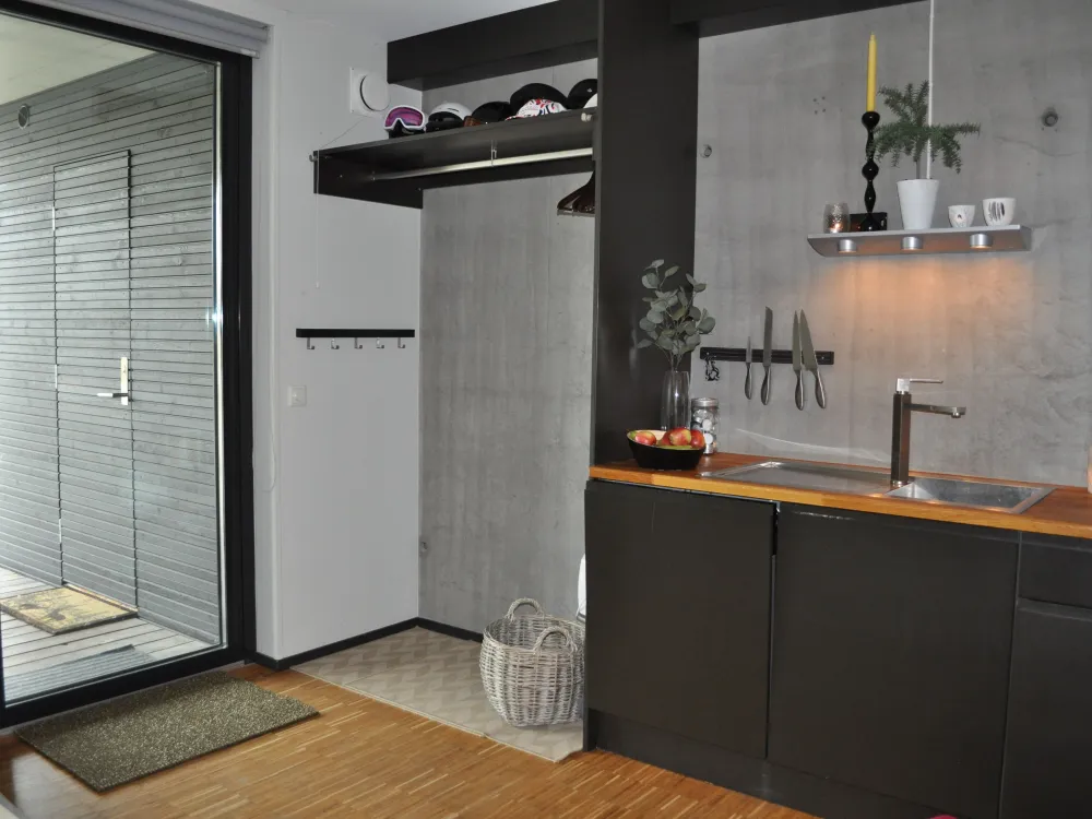 Studio H A103