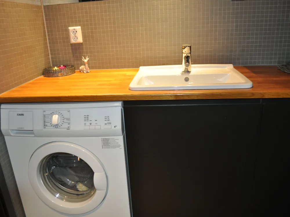 Studio H A103