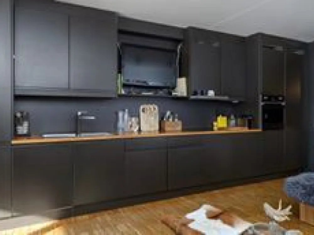 Studio H A208