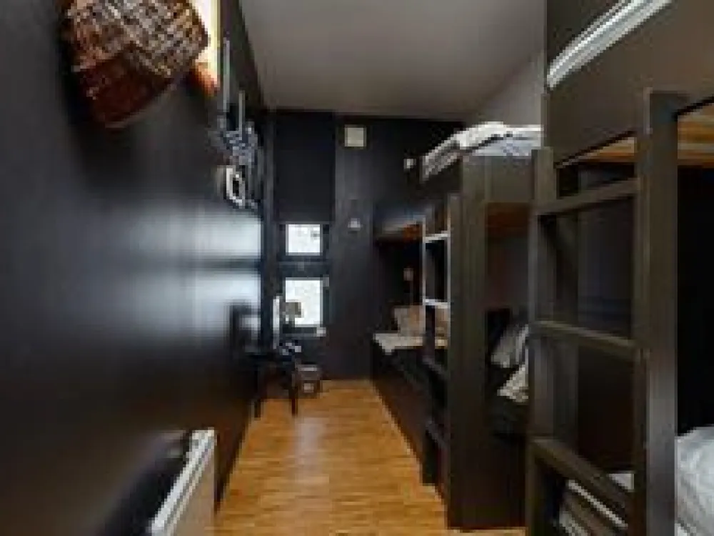 Studio H A208