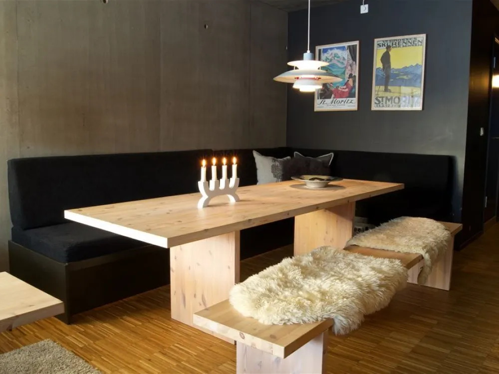 Studio H B300