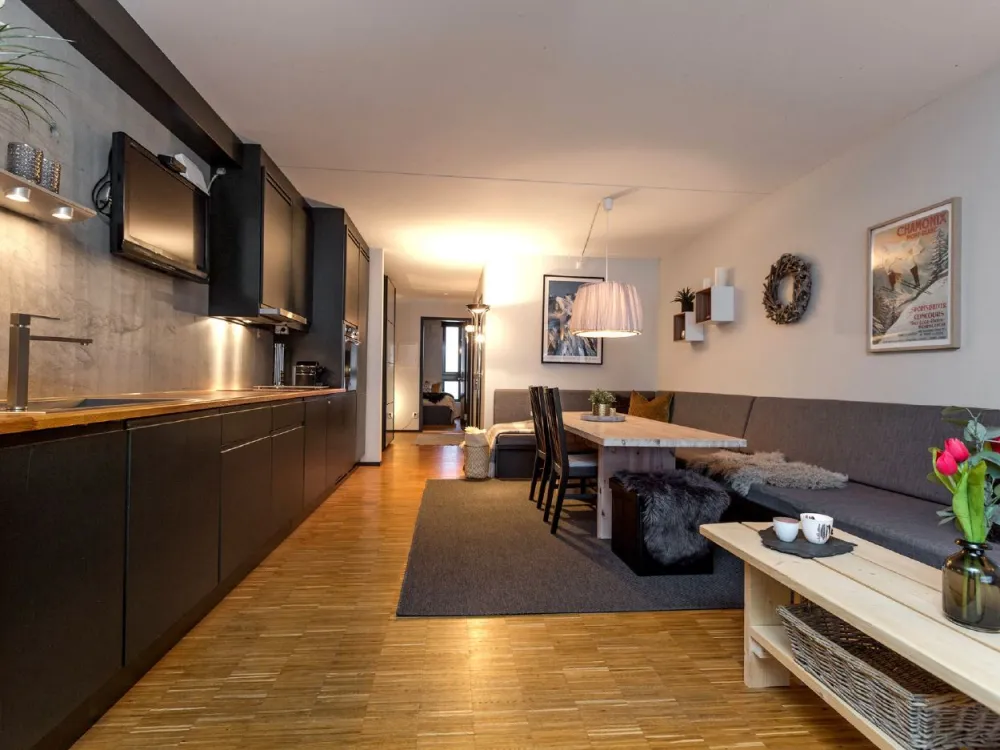 Studio H A103