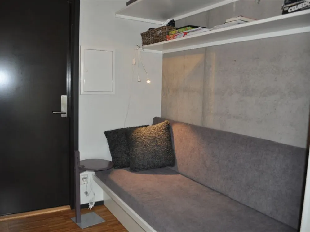 Studio H B101