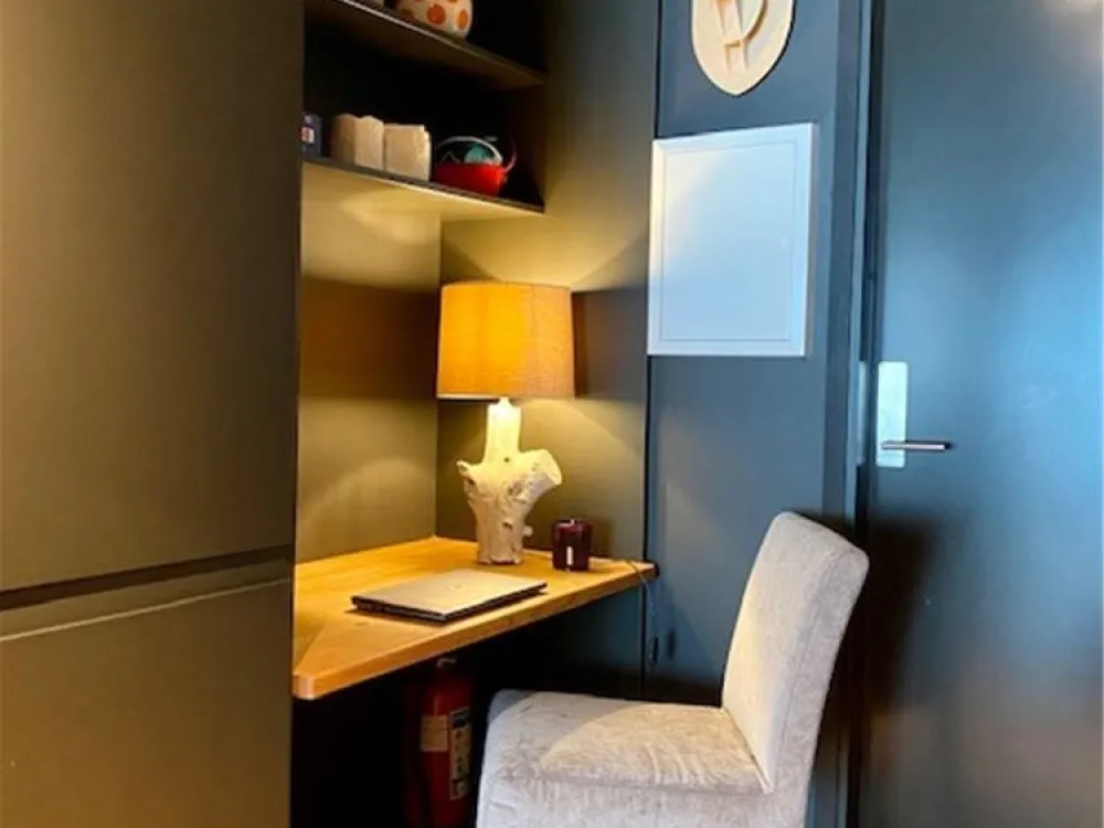 Studio H A110